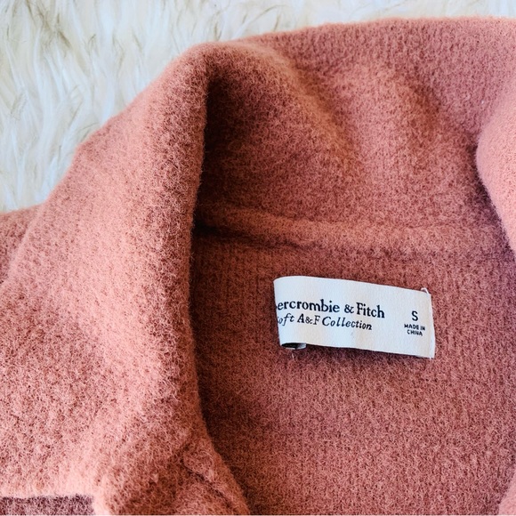 Abercrombie & Fitch Pull-Over - Picture 6 of 7